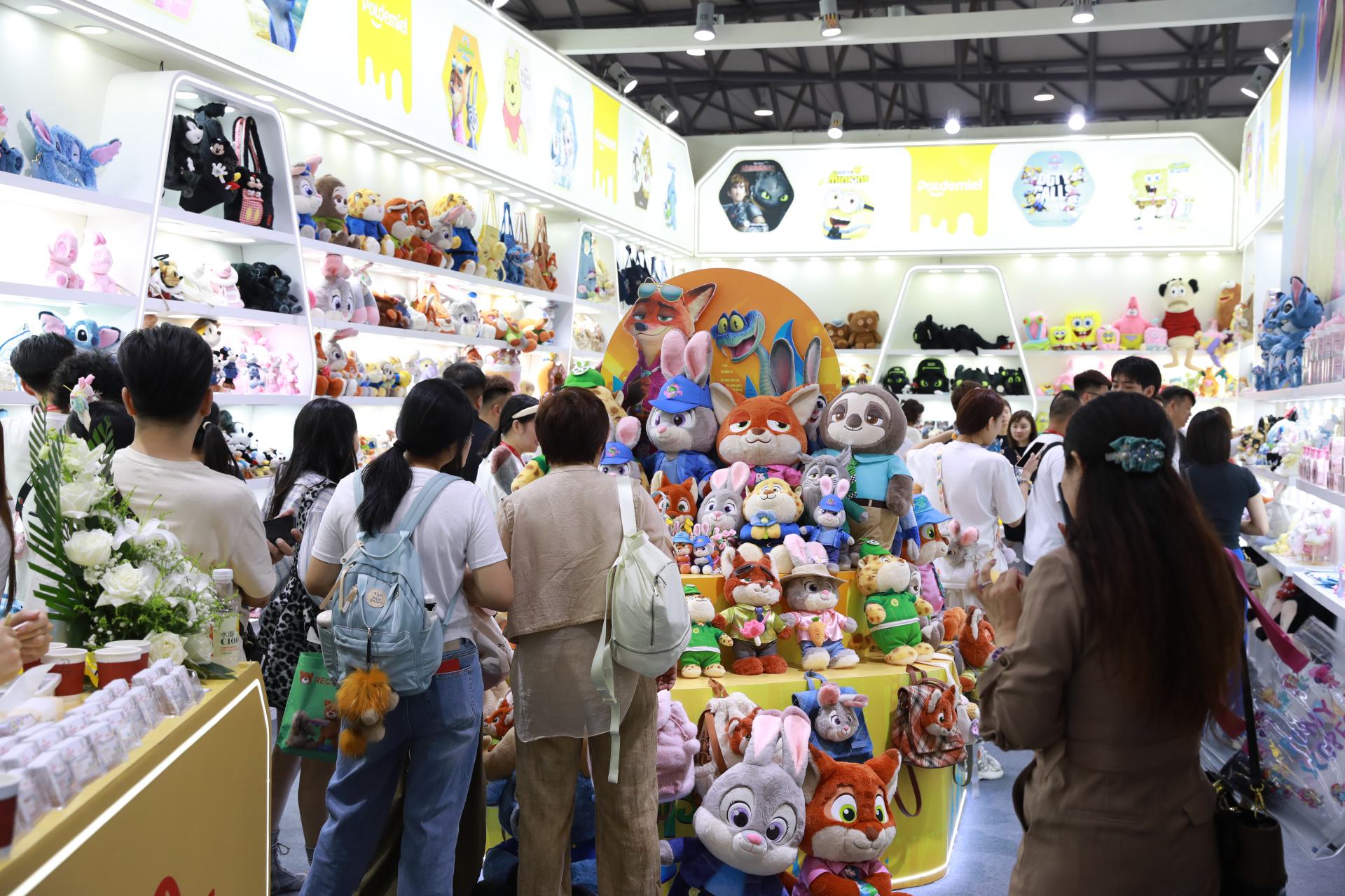 “AI+IP”雙重賦能，東莞茶山潮玩閃耀中國玩協四展，探索玩具銷售新紀元